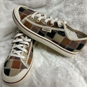 Keen casual canvas shoe